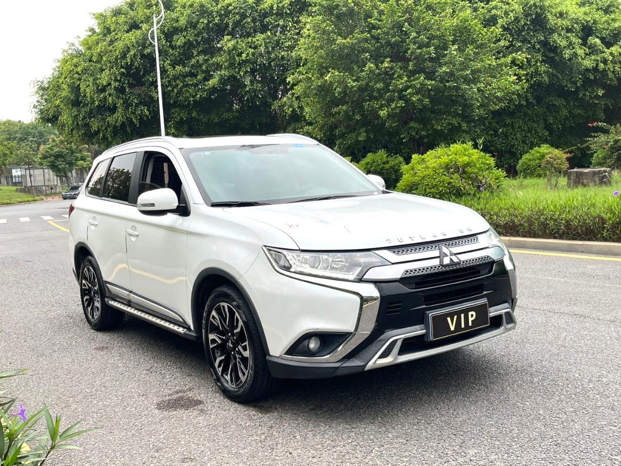 2019 Mitsubishi  Outlander 
