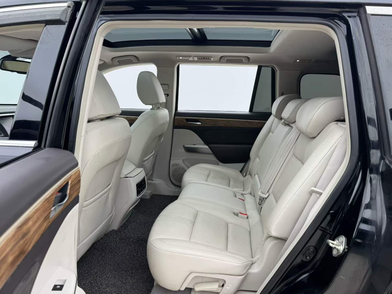 2017 GAC Trumpchi GS8 2.0T Foreign Used 7-Seater