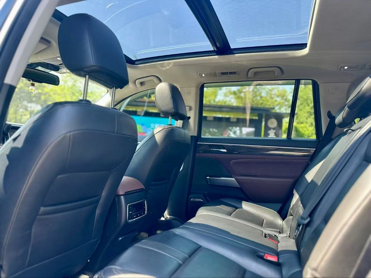 2017 GAC Trumpchi GS8 2.0T – 7-Seater Luxury SUV