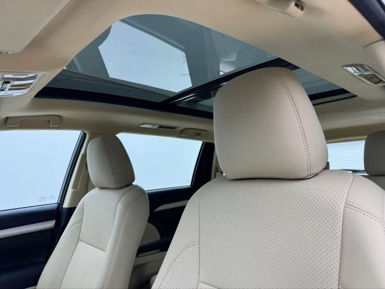 2017 Toyota Highlander 2.0T 4WD – 7-Seater Premium SUV