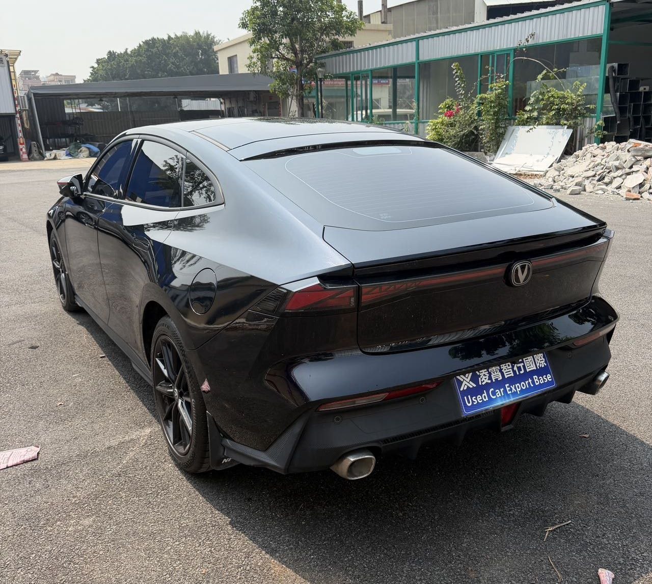 2023 Changan UNI-V iDD 1.5T Plug-in Hybrid – 5-Seater Sedan