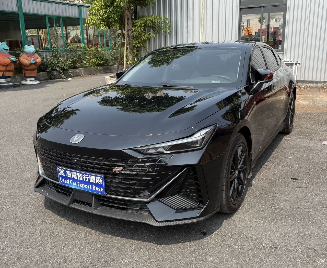 2023 Changan UNI-V iDD 1.5T Plug-in Hybrid – 5-Seater Sedan