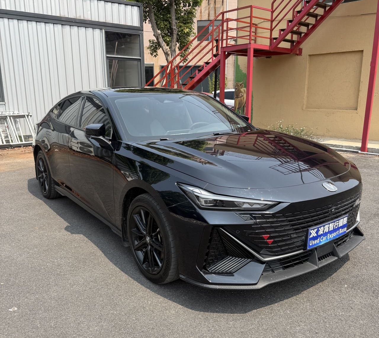 2023 Changan UNI-V iDD 1.5T Plug-in Hybrid – 5-Seater Sedan