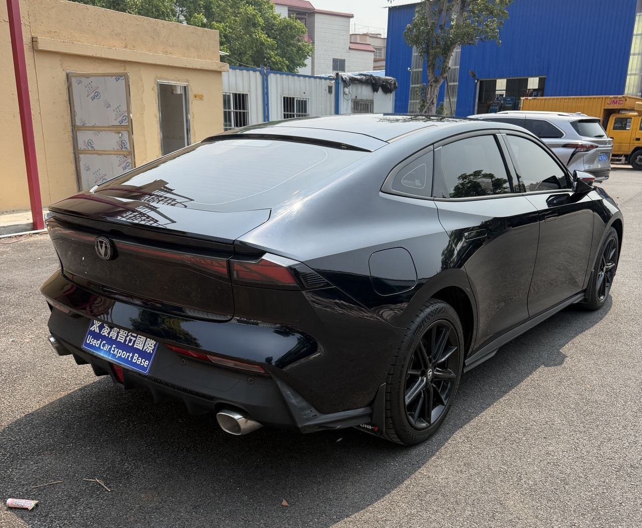 2023 Changan UNI-V iDD 1.5T Plug-in Hybrid – 5-Seater Sedan
