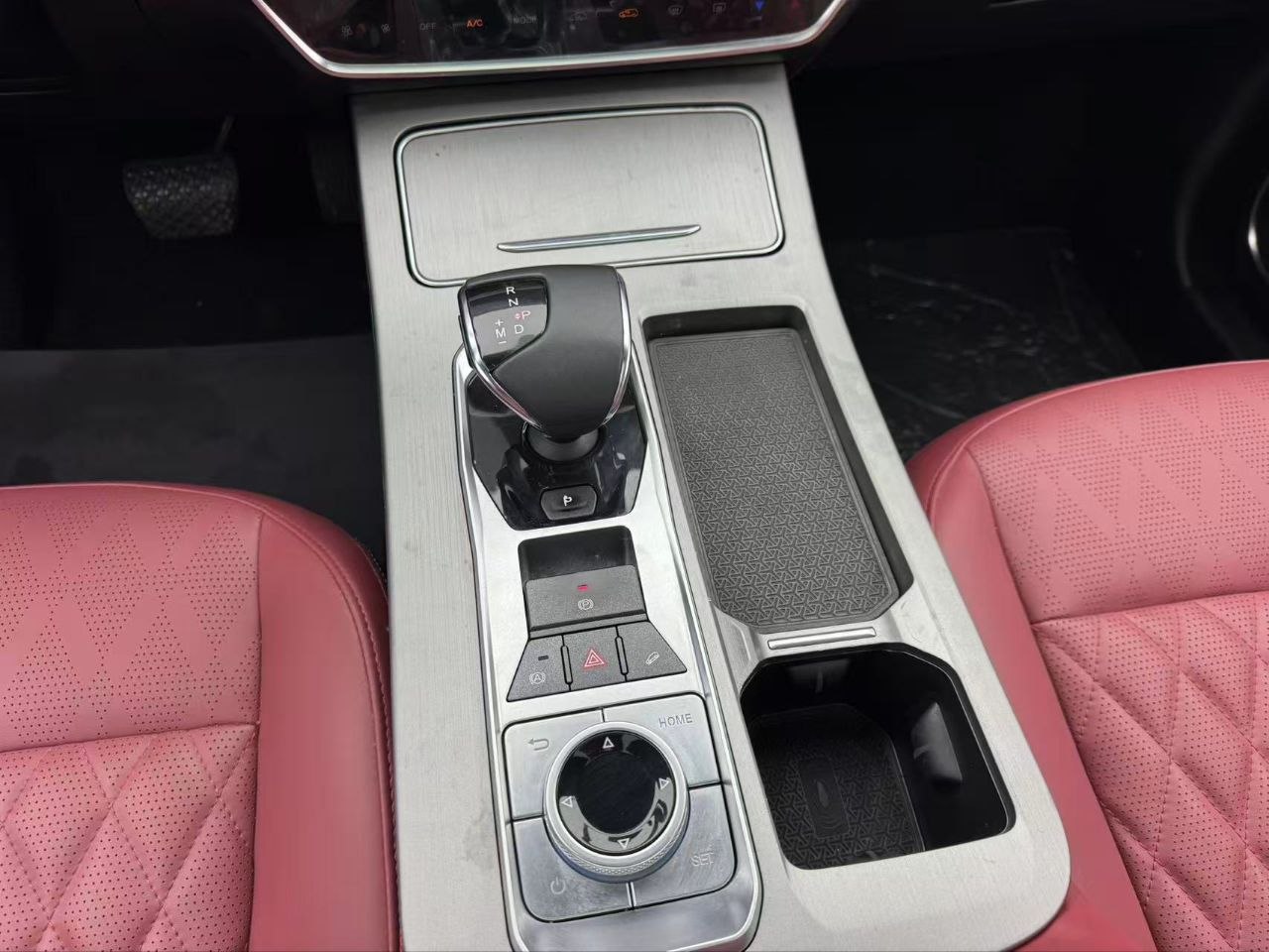 2023 Jetour X70 PLUS 1.5T DCT Brave PLUS – 7-Seater SUV
