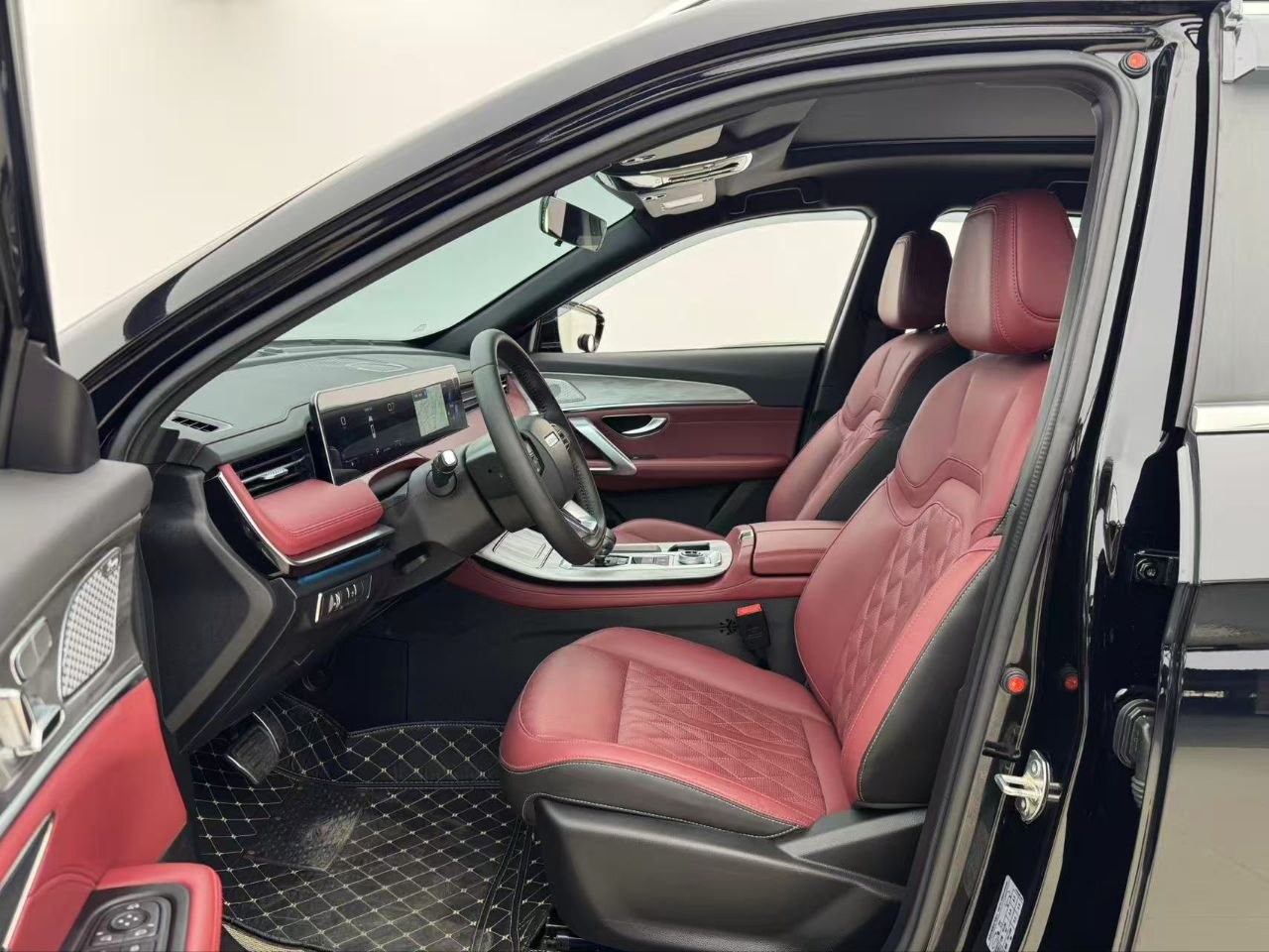 2024 Jetour X70 PLUS 1.5T Automatic SUV – Panoramic Sunroof
