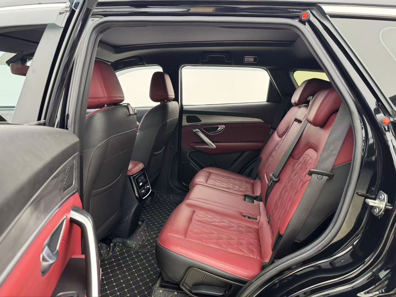 2024 Jetour X70 PLUS 1.5T Automatic SUV – Panoramic Sunroof