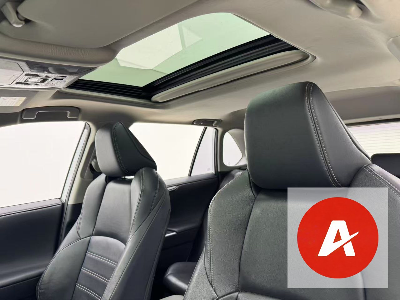 2021 Toyota RAV4 2.5L Hybrid – Premium Hybrid SUV